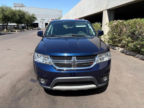 Used 2018 Dodge Journey SXT FWD image 2