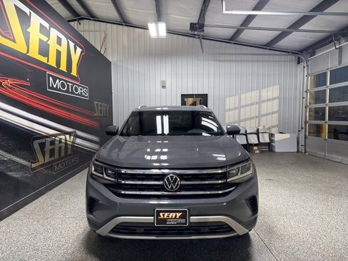 Used 2020 Volkswagen Atlas Cross Sport SE image 19
