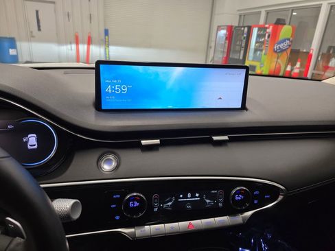 Used 2025 Genesis GV70 2.5T image 21