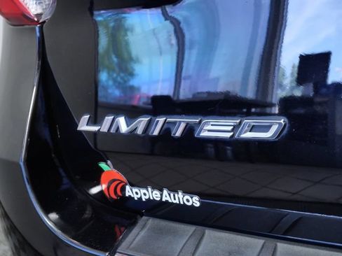 Used 2022 Ford Explorer Limited w/ Equipment Group 301A AWD/4WD image 7