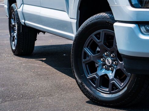 Used 2022 Ford F150 Lariat AWD/4WD image 2