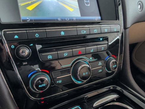 Used 2017 Jaguar XJ R-Sport image 34