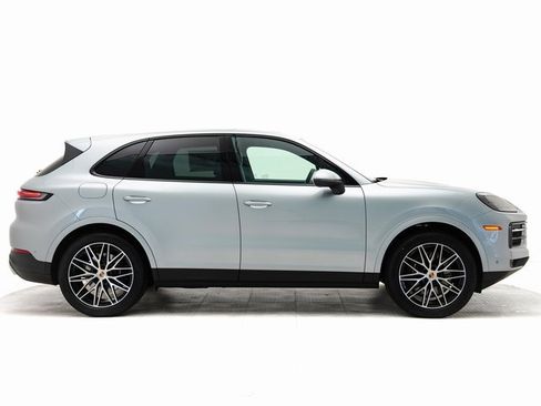 New 2025 Porsche Cayenne image 31