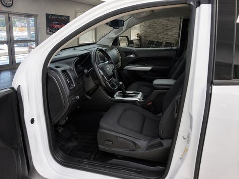 Used 2022 Chevrolet Colorado LT w/ Fleet Safety Package RWD image 10