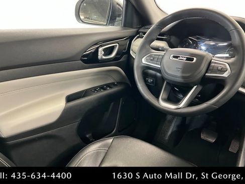 Used 2025 Jeep Compass Limited AWD/4WD image 11