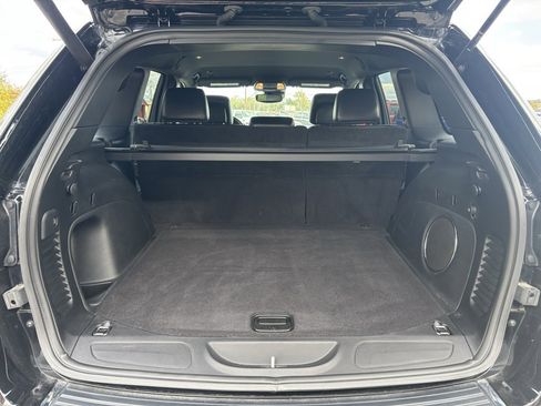 Used 2022 Jeep Grand Cherokee Limited w/ Technology Group image 30