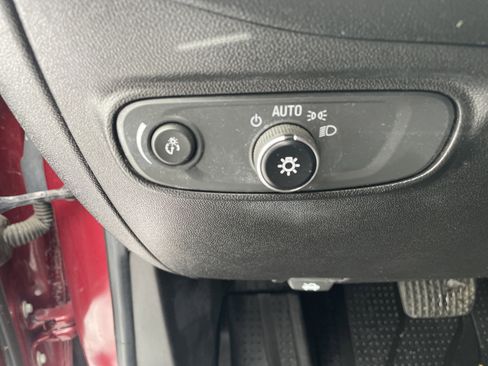 Used 2019 Chevrolet Equinox LT image 37