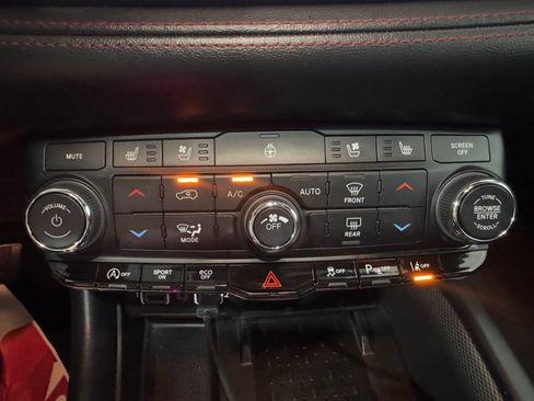 Used 2025 Dodge Durango GT AWD/4WD image 35