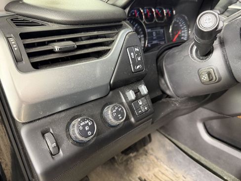 Used 2015 Chevrolet Suburban LTZ image 21
