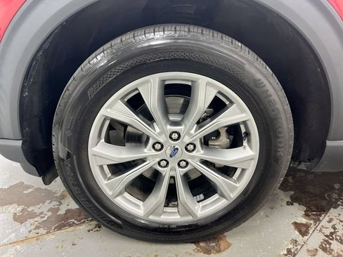 Used 2021 Ford Explorer XLT w/ Equipment Group 202A AWD/4WD image 27