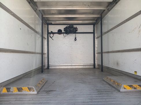 Used 2019 Ford Transit 350 156 DRW RWD image 10