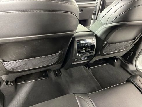 Used 2024 Jeep Grand Cherokee L Laredo image 47