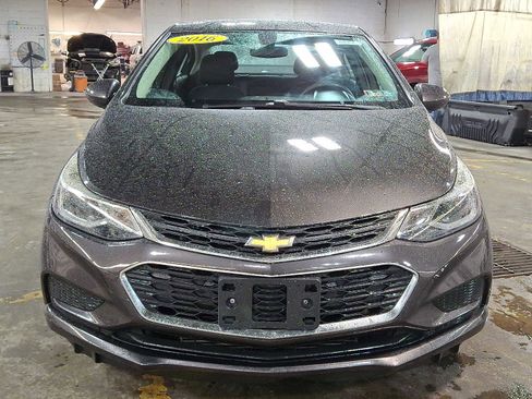 Used 2016 Chevrolet Cruze LT image 2
