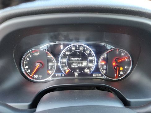 Used 2023 GMC Acadia AT4 w/ Technology Package image 17