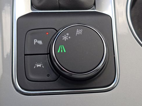 Used 2023 Chevrolet Blazer LT w/ Driver Confidence Package image 8