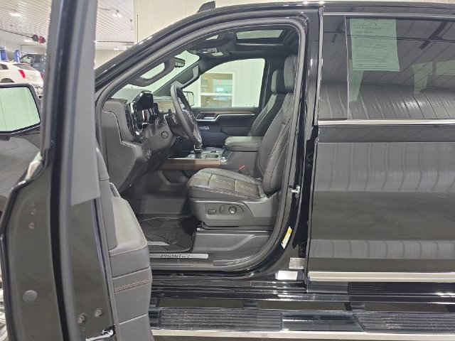 Used 2023 Chevrolet Silverado 1500 High Country w/ High Country Premium Package AWD/4WD image 23