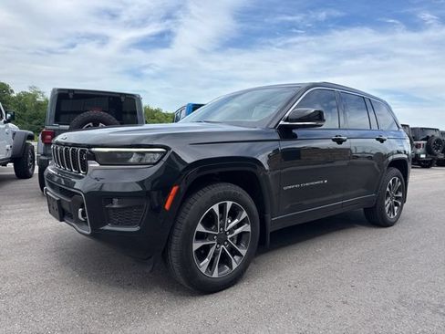 Used 2023 Jeep Grand Cherokee Overland w/ Adv Protech Group III AWD/4WD image 7