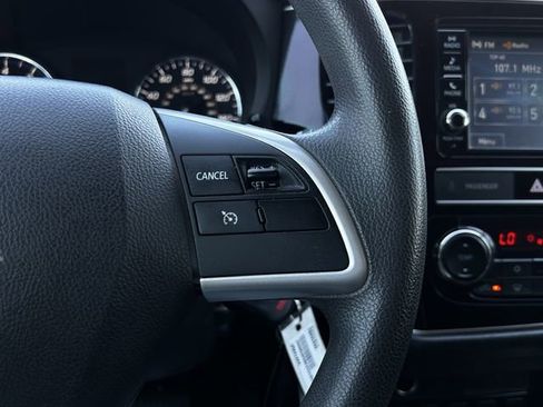 Used 2019 Mitsubishi Outlander ES FWD image 16