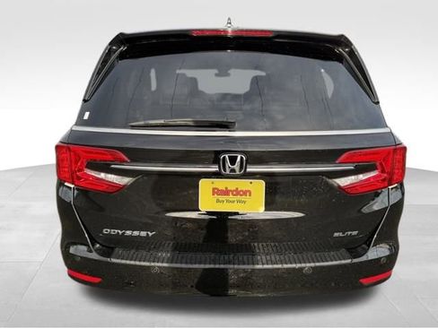 Used 2023 Honda Odyssey Elite image 9