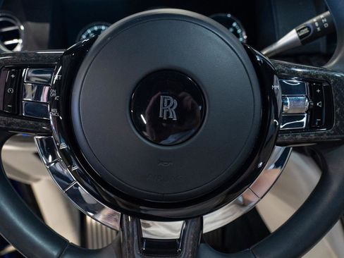 Used 2021 Rolls-Royce Cullinan Black Badge image 8