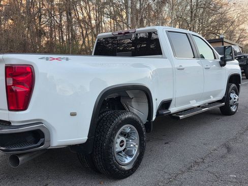 Used 2021 Chevrolet Silverado 3500 LT w/ Texas Edition image 38