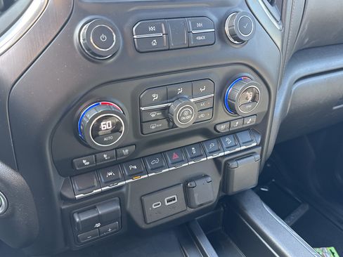 Used 2022 GMC Sierra 1500 AT4 w/ AT4 Premium Package image 29