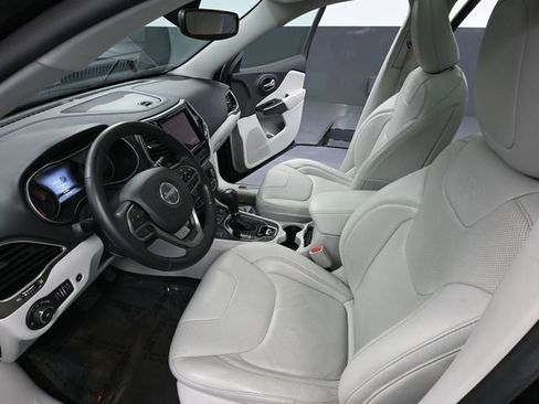 Used 2019 Jeep Cherokee Limited w/ Trailer Tow Group image 22