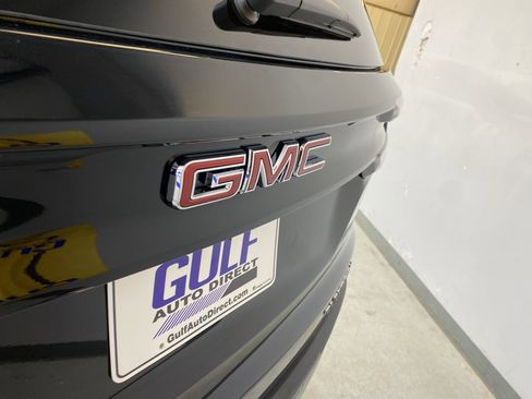 Used 2025 GMC Acadia Elevation image 17