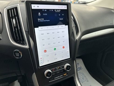 Used 2024 Ford Edge SE image 17