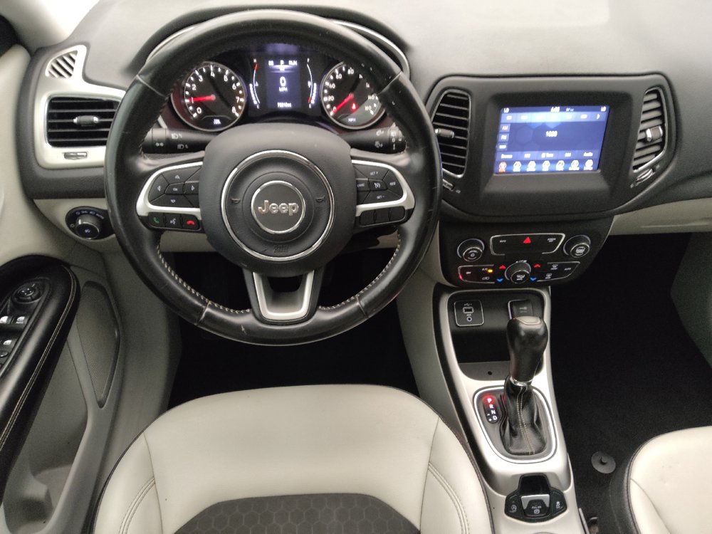 Used 2019 Jeep Compass Latitude FWD image 22
