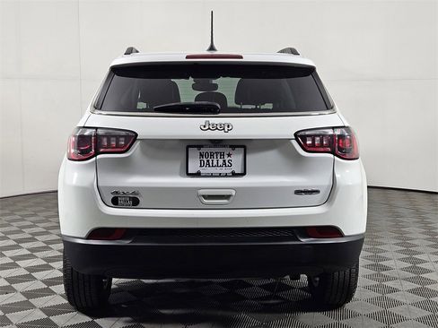 Used 2022 Jeep Compass Latitude image 4