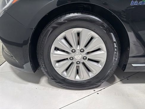 Used 2016 Hyundai Sonata SE FWD image 4