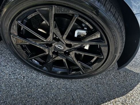 New 2025 Nissan Sentra SR w/ Midnight Edition image 9