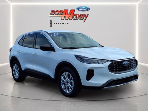 Used 2023 Ford Escape Active AWD/4WD image 3
