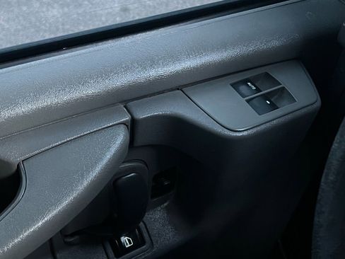 Used 2015 Chevrolet Express 3500 w/ Cold Climate Package image 30