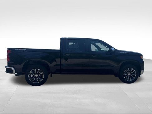 Used 2024 Chevrolet Silverado 1500 LT AWD/4WD image 16