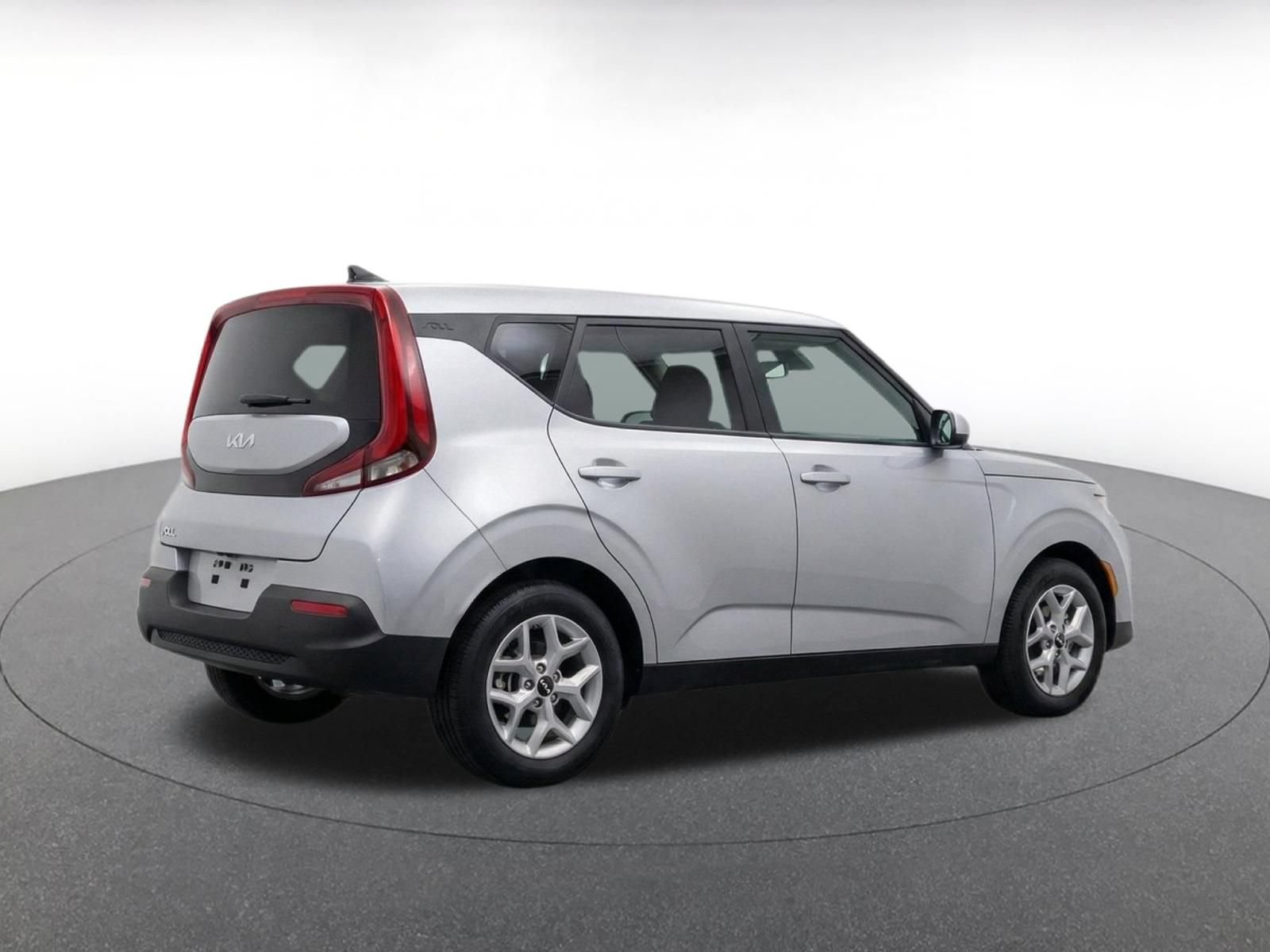 Used 2025 Kia Soul LX w/ LX Technology Package FWD image 10