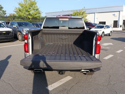 Used 2024 Chevrolet Silverado 1500 LT Trail Boss w/ Convenience Package II AWD/4WD image 13