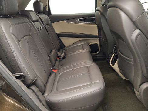 Used 2019 Lincoln Nautilus Reserve image 19