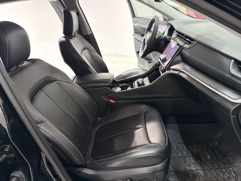 Used 2023 Jeep Grand Cherokee L Limited w/ Luxury Tech Group II image 31