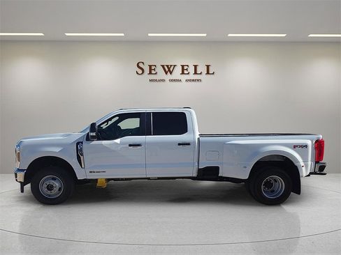Used 2024 Ford F350 XL image 2