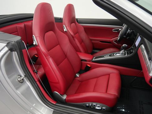 Used 2019 Porsche 911 Turbo S image 23