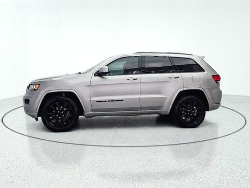 Used 2018 Jeep Grand Cherokee Altitude image 5