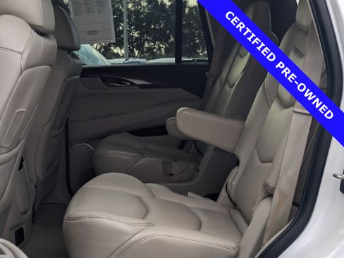 Used 2020 Cadillac Escalade Premium Luxury image 15