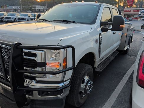 Used 2024 Ford F350 XL w/ XL Chrome Package image 3