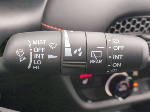 Used 2023 Honda HR-V LX image 25