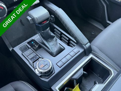 Used 2024 Toyota Tacoma TRD Sport AWD/4WD image 24