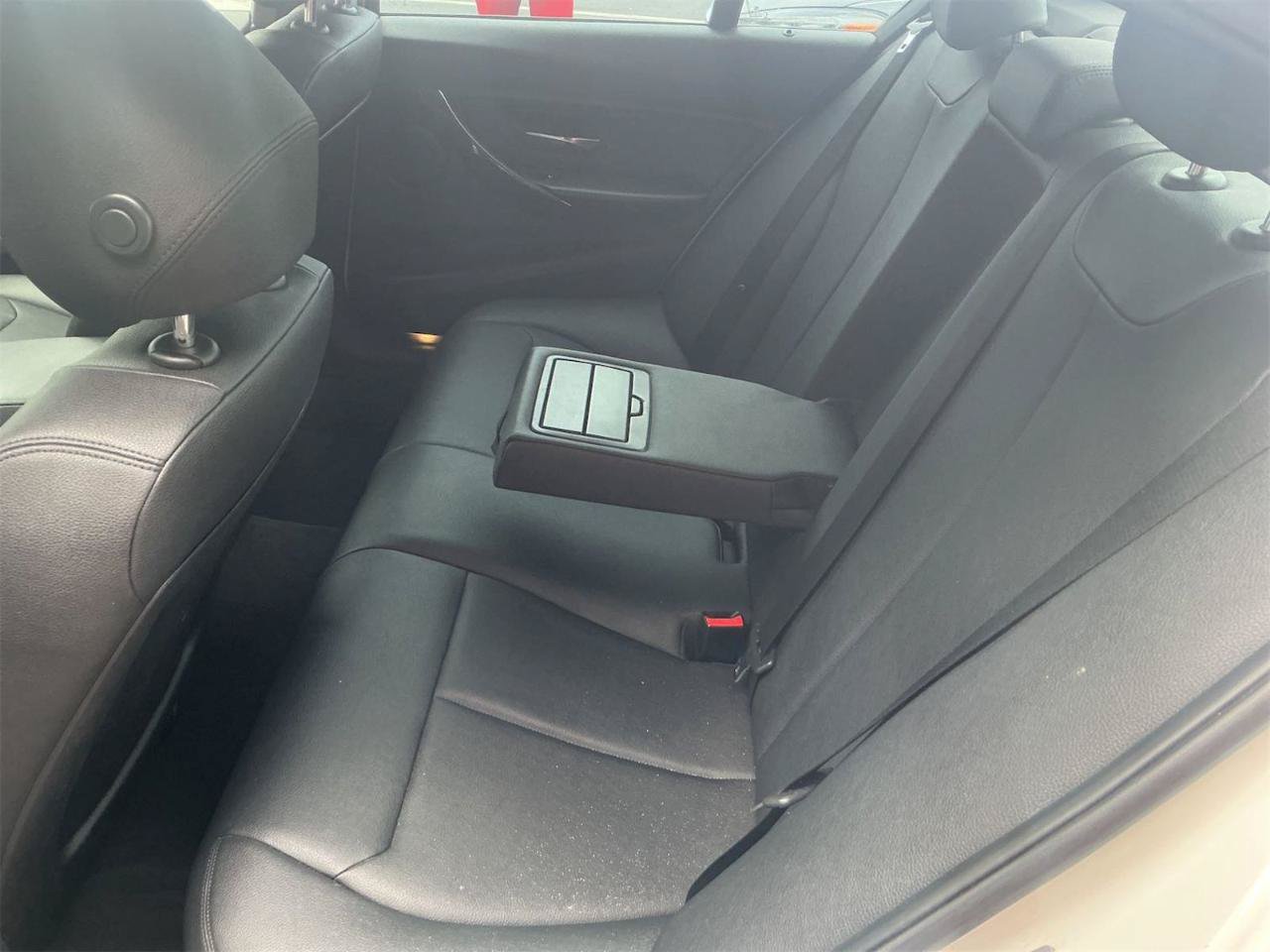 Used 2014 BMW 320i Sedan RWD image 12
