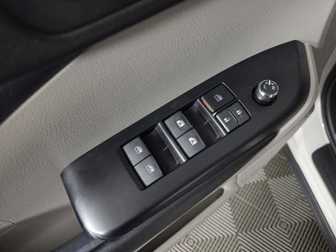 Used 2018 Toyota Highlander XLE AWD/4WD image 22