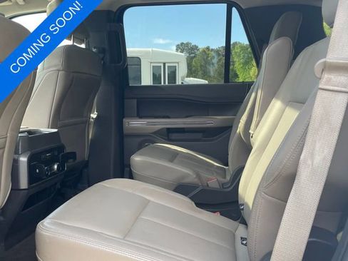 Used 2020 Ford Expedition XLT w/ Equipment Group 202A AWD/4WD image 6